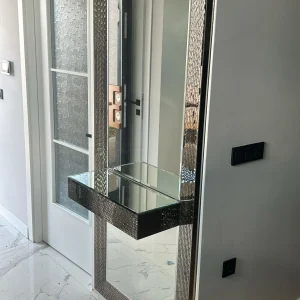 Gümüş Dokulu Çerçeveli Raflı Boy Aynası
