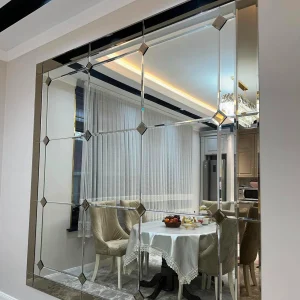 Gümüş Rozetli Geometrik Çerçeveli Baklava Duvar Aynası