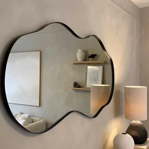 Siyah İnce Çerçeveli Amorf Organik Dekoratif Ayna